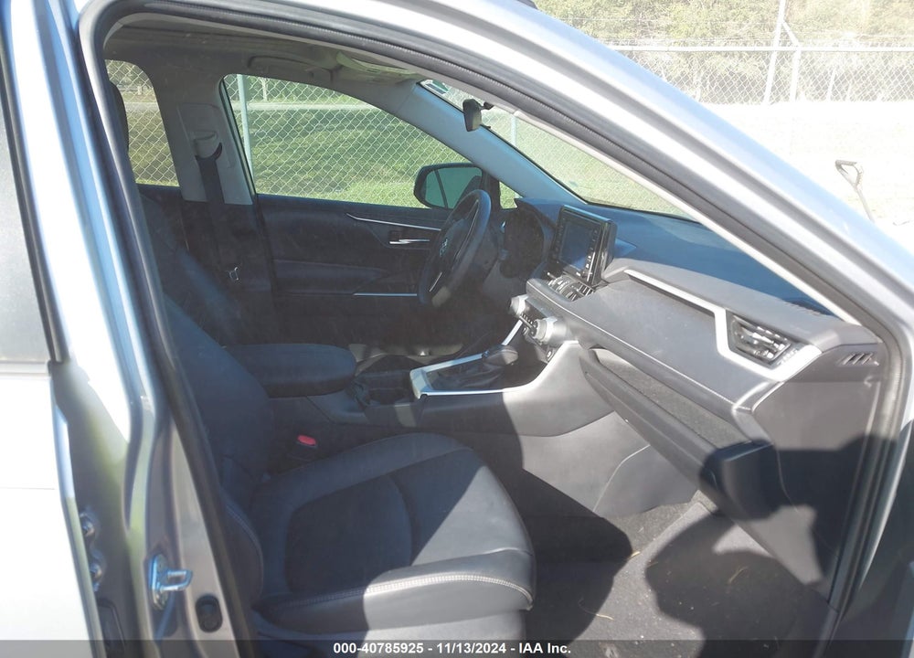 2021 TOYOTA RAV4 XLE PREMIUM VIN: 2T3C1RFV0MC118781