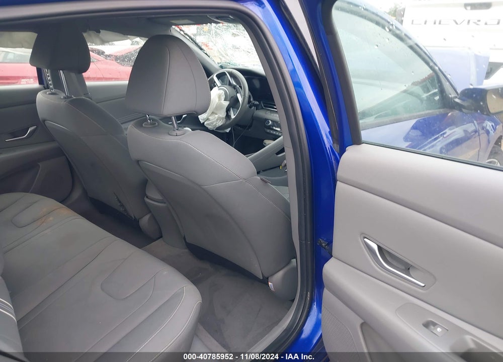 2023 HYUNDAI ELANTRA VIN: KMHLS4AG3PU438570