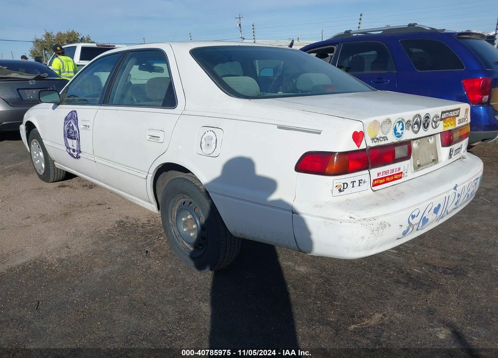 1999 TOYOTA CAMRY LE VIN: JT2BG22K3X0279557