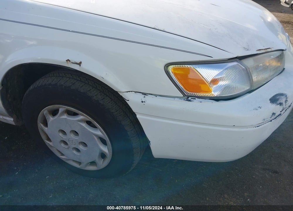 1999 TOYOTA CAMRY LE VIN: JT2BG22K3X0279557