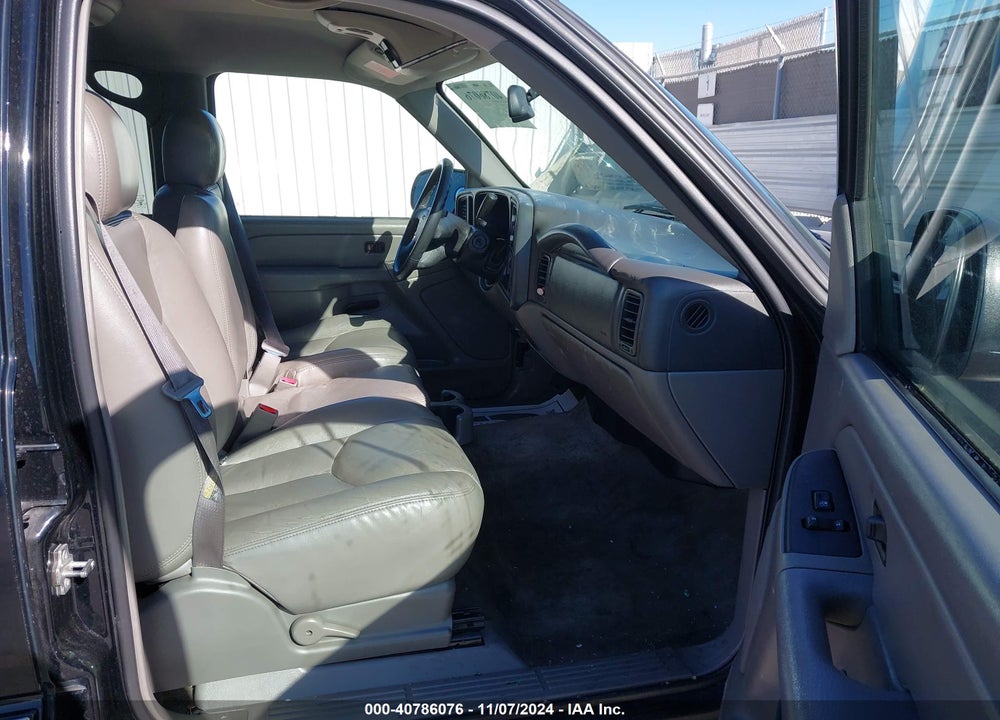 2004 GMC YUKON SLE VIN: 1GKEC13T04R211245