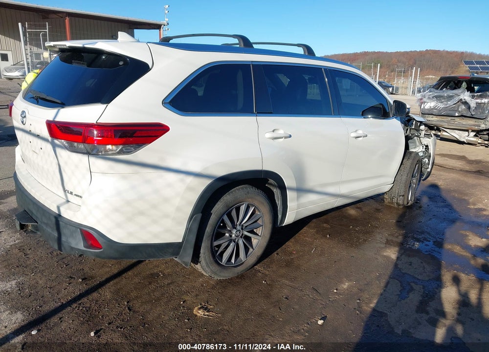 2017 TOYOTA HIGHLANDER XLE VIN: 5TDJZRFH5HS513961
