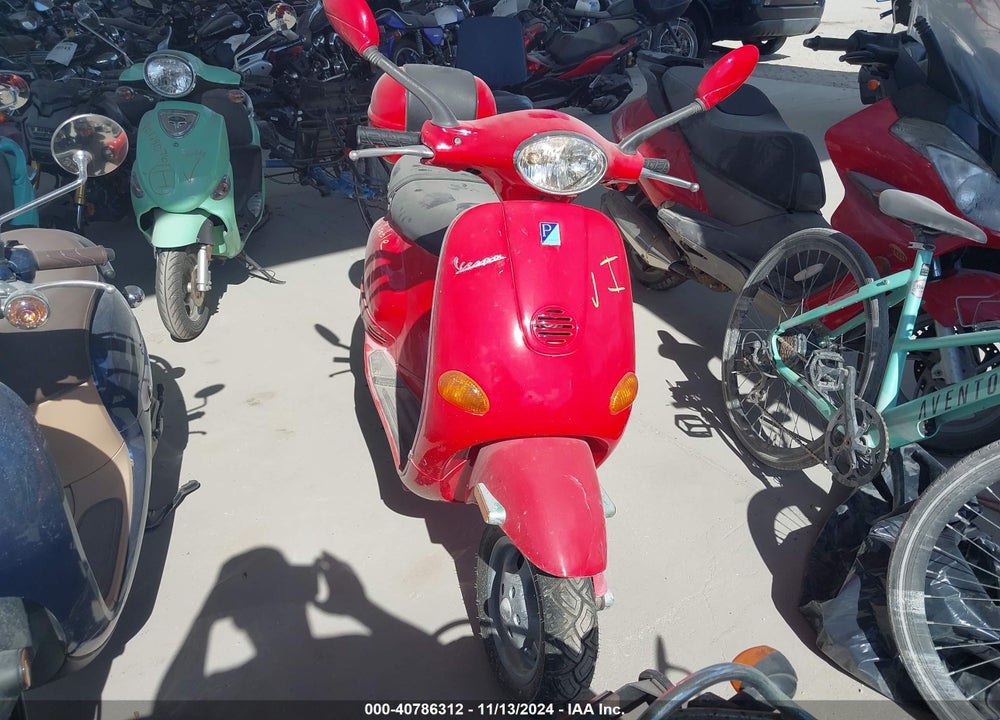2005 VESPA M198F VIN: ZAPM198F955011891