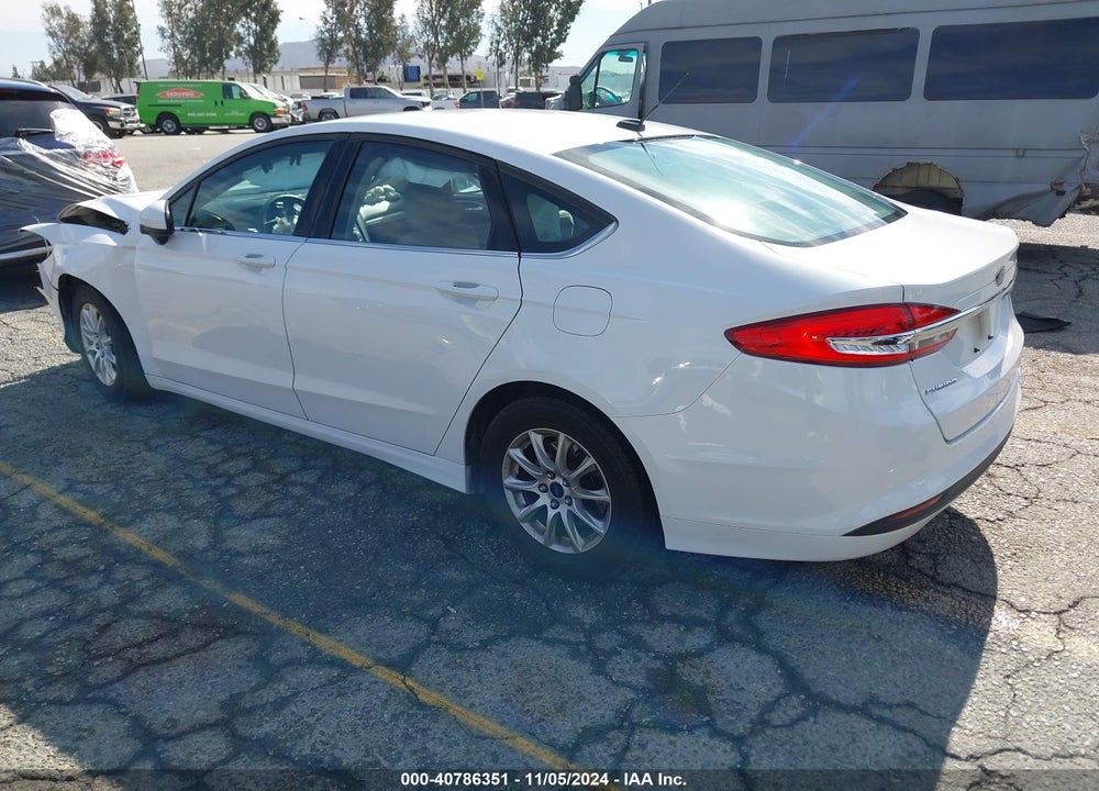 2017 FORD FUSION S VIN: 3FA6P0G78HR373619