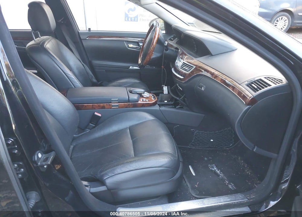 2007 MERCEDES-BENZ S 550 VIN: WDDNG71X67A102757