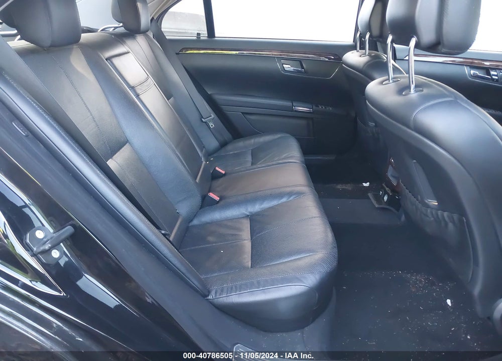 2007 MERCEDES-BENZ S 550 VIN: WDDNG71X67A102757