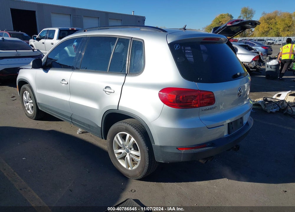 2016 VOLKSWAGEN TIGUAN S VIN: WVGAV7AX7GW587813