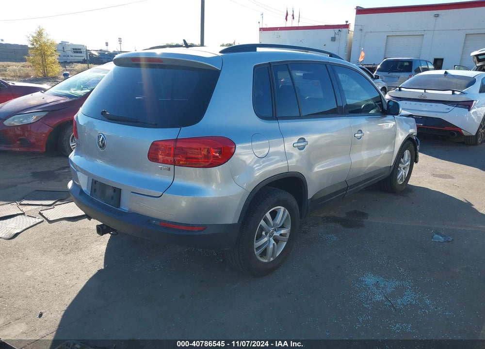2016 VOLKSWAGEN TIGUAN S VIN: WVGAV7AX7GW587813