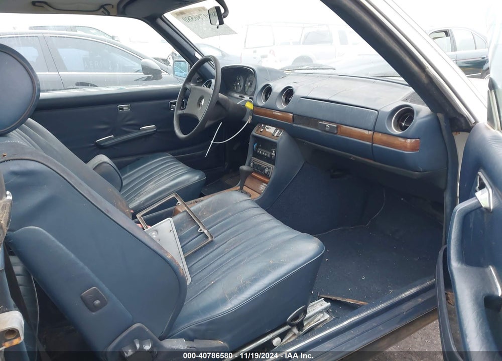 1982 MERCEDES-BENZ 300 CDT VIN: WDBAB53A9CB000019