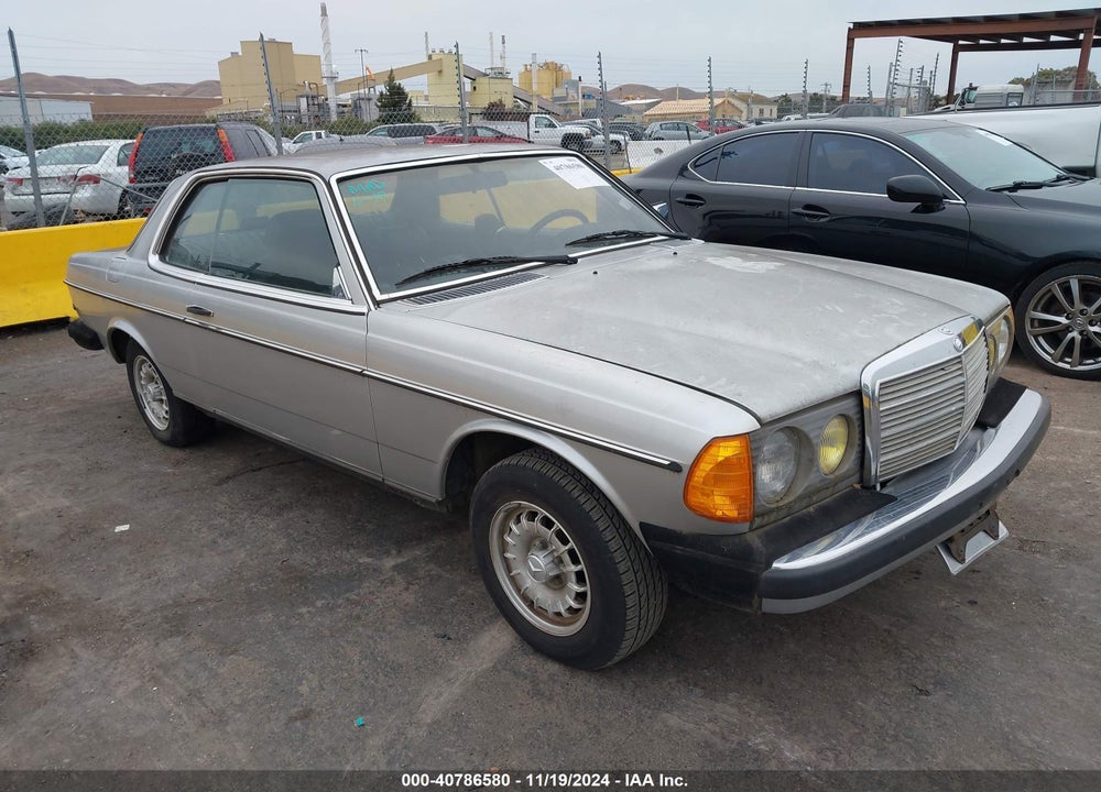 1982 MERCEDES-BENZ 300 CDT VIN: WDBAB53A9CB000019