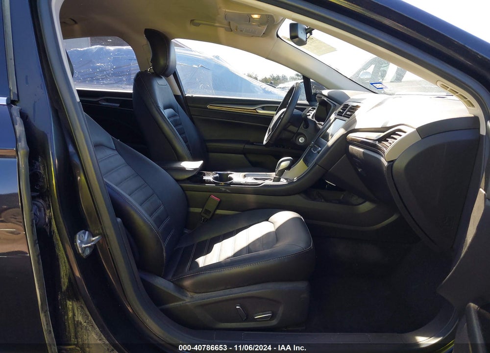 2014 FORD FUSION SE VIN: 3FA6P0HD1ER329185