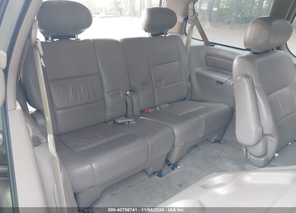 2000 TOYOTA SIENNA XLE VIN: 4T3ZF13C7YU235522