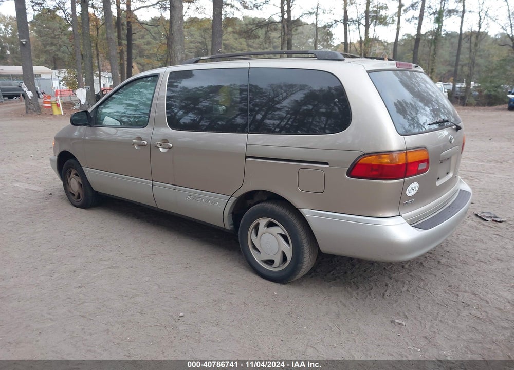2000 TOYOTA SIENNA XLE VIN: 4T3ZF13C7YU235522