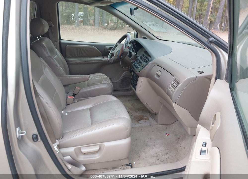 2000 TOYOTA SIENNA XLE VIN: 4T3ZF13C7YU235522