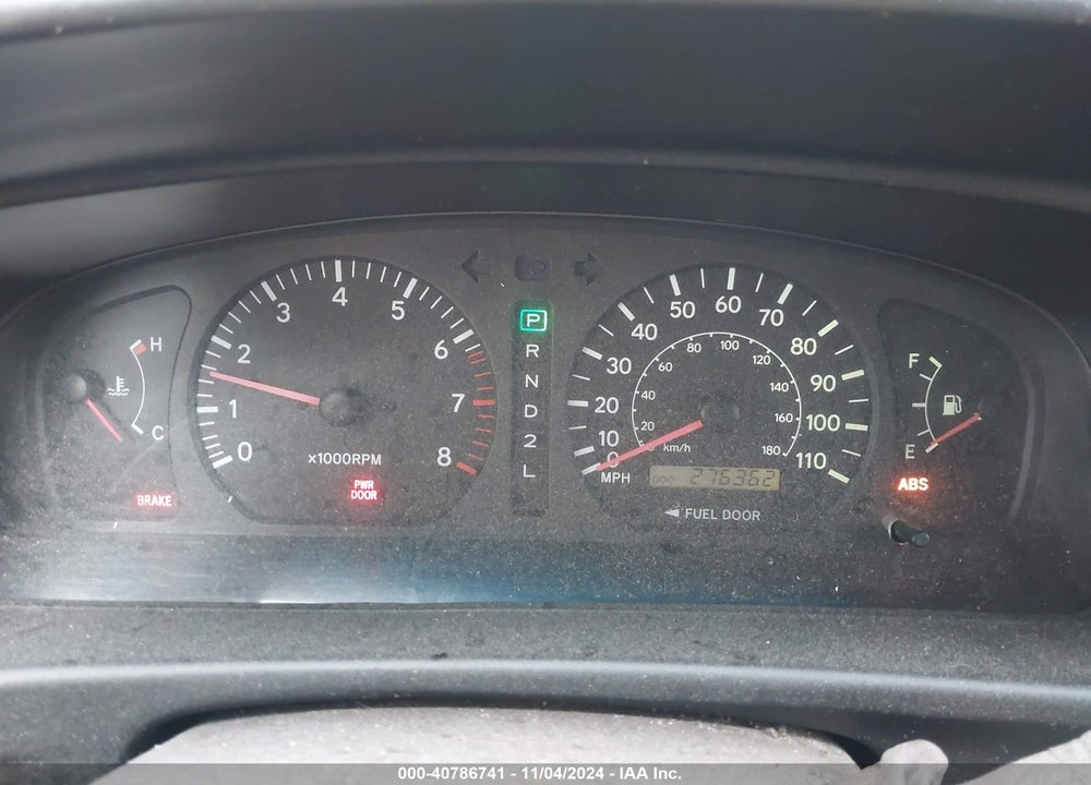 2000 TOYOTA SIENNA XLE VIN: 4T3ZF13C7YU235522