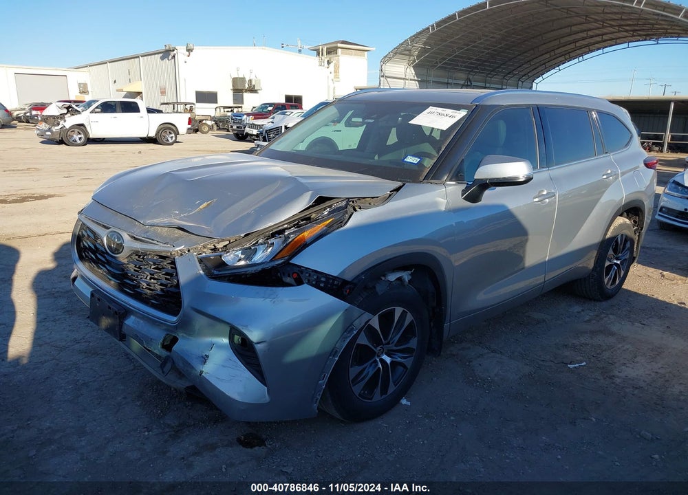 2020 TOYOTA HIGHLANDER XLE VIN: 5TDHZRBHXLS038885