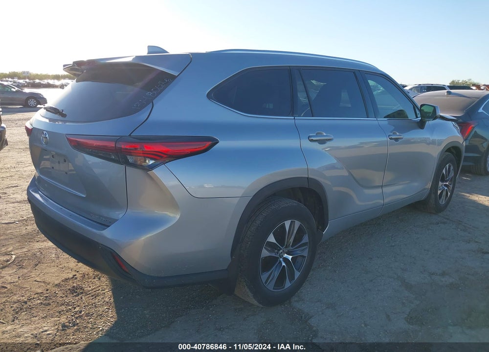 2020 TOYOTA HIGHLANDER XLE VIN: 5TDHZRBHXLS038885