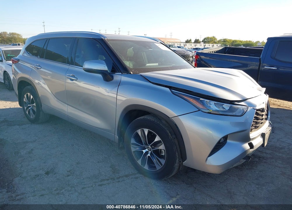 2020 TOYOTA HIGHLANDER XLE VIN: 5TDHZRBHXLS038885
