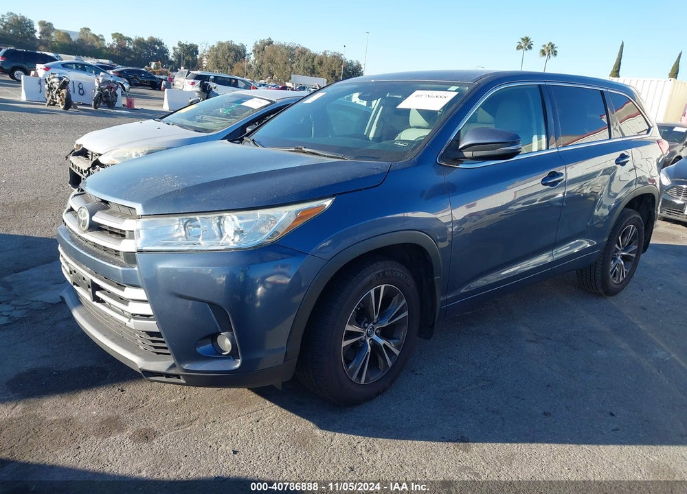 2017 TOYOTA HIGHLANDER LE PLUS VIN: 5TDZZRFH6HS234019