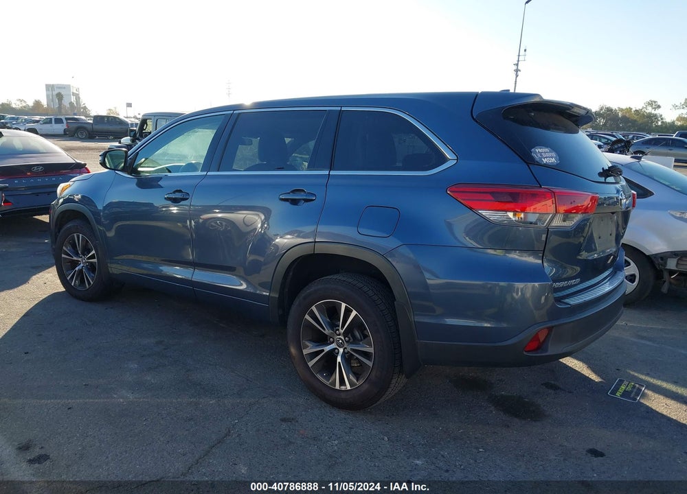 2017 TOYOTA HIGHLANDER LE PLUS VIN: 5TDZZRFH6HS234019