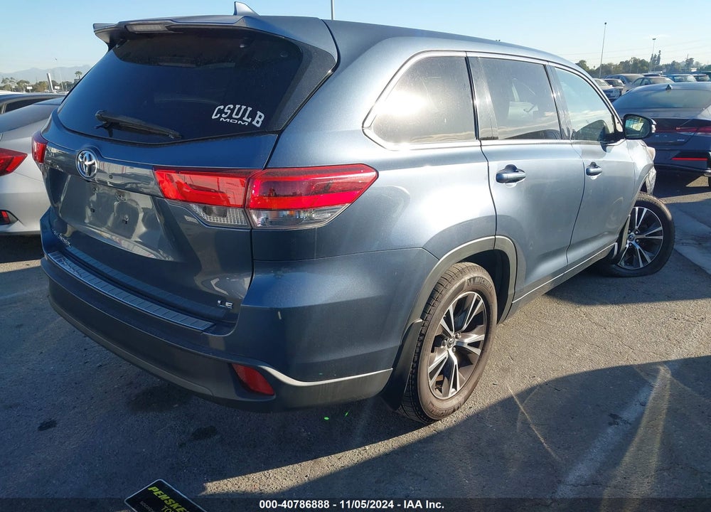 2017 TOYOTA HIGHLANDER LE PLUS VIN: 5TDZZRFH6HS234019