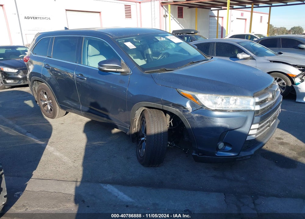 2017 TOYOTA HIGHLANDER LE PLUS VIN: 5TDZZRFH6HS234019