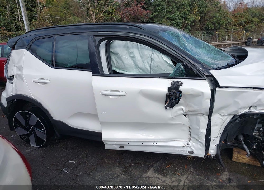 2023 VOLVO XC40 RECHARGE PURE ELECTRIC TWIN ULTIMATE VIN: YV4ED3UM3P2003494