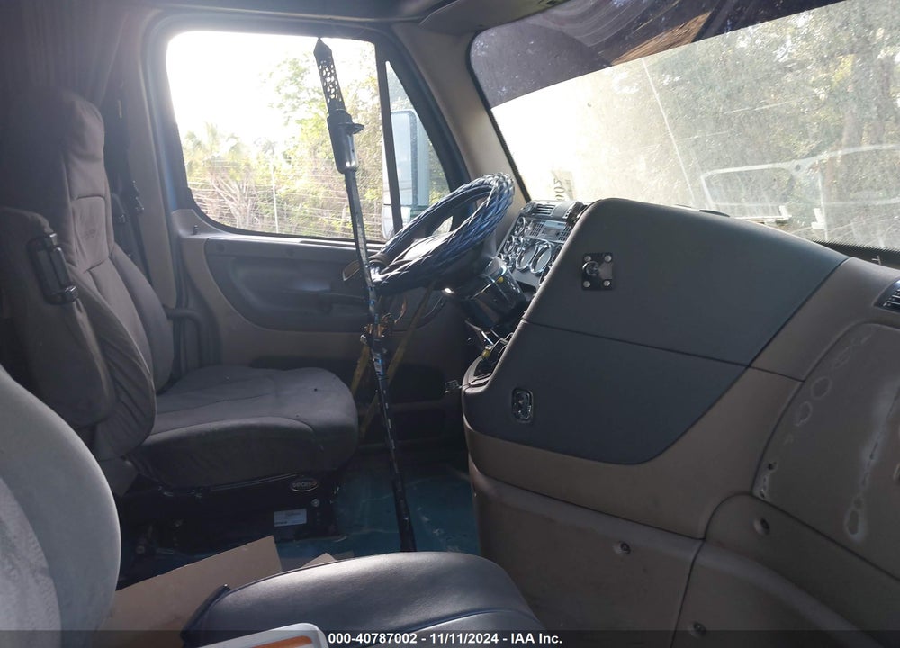 2009 FREIGHTLINER CASCADIA 125 VIN: 1FUJGLDR69LAG3570