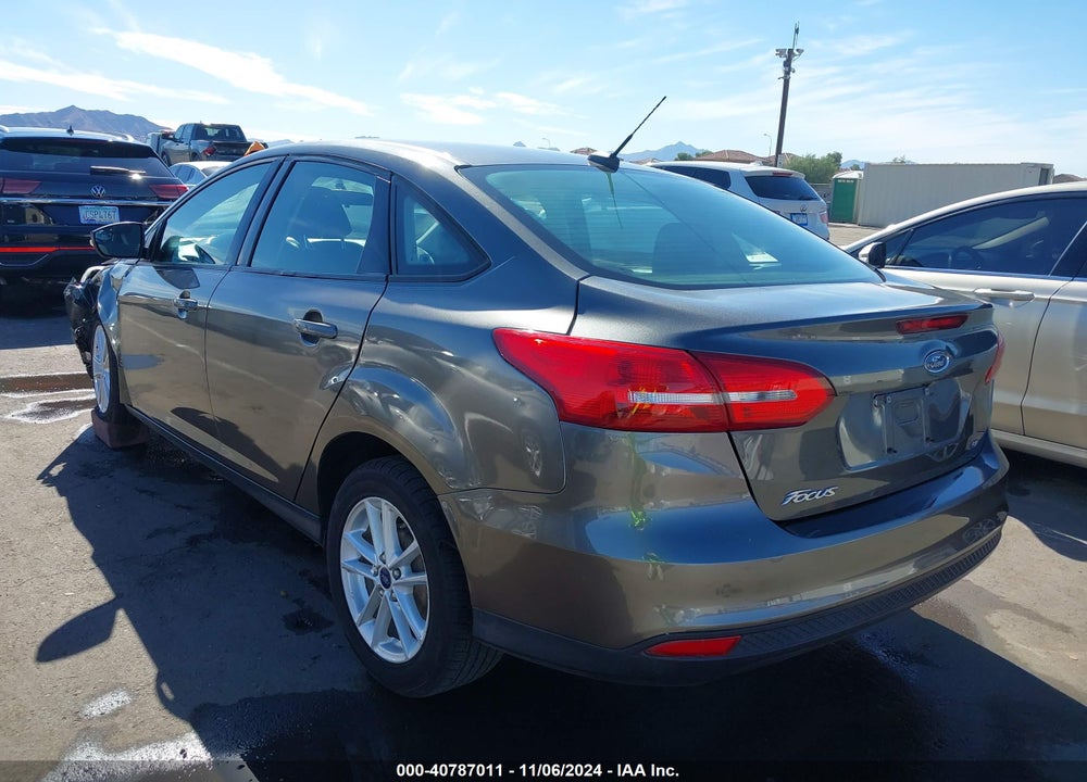 2017 FORD FOCUS SE VIN: 1FADP3F27HL210859