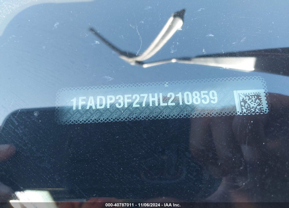 2017 FORD FOCUS SE VIN: 1FADP3F27HL210859