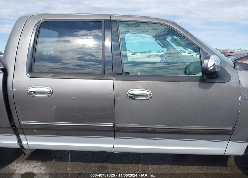 2002 FORD F-150 LARIAT/XLT VIN: 1FTRW07L42KC43159