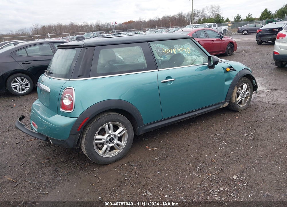 2012 MINI COOPER VIN: WMWSU3C55CT258164