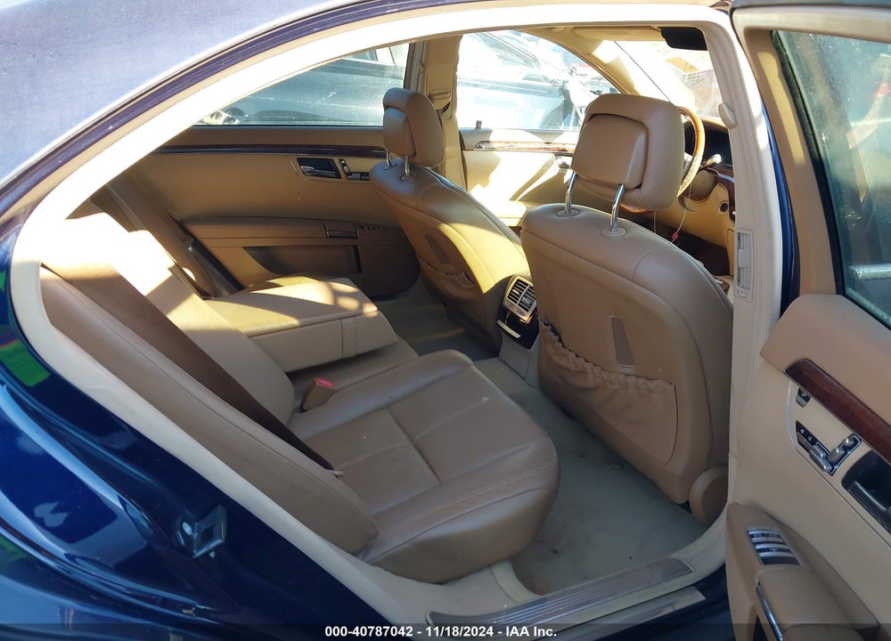 2008 MERCEDES-BENZ S 550 VIN: WDDNG71X38A205331