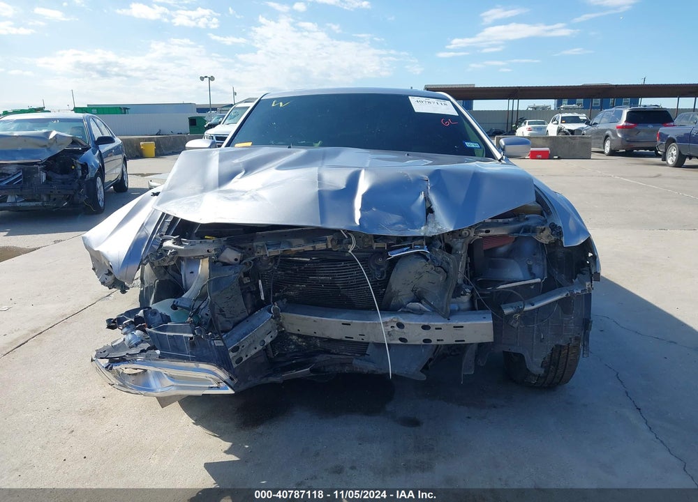 2017 CHRYSLER 300 LIMITED VIN: 2C3CCAAGXHH661956