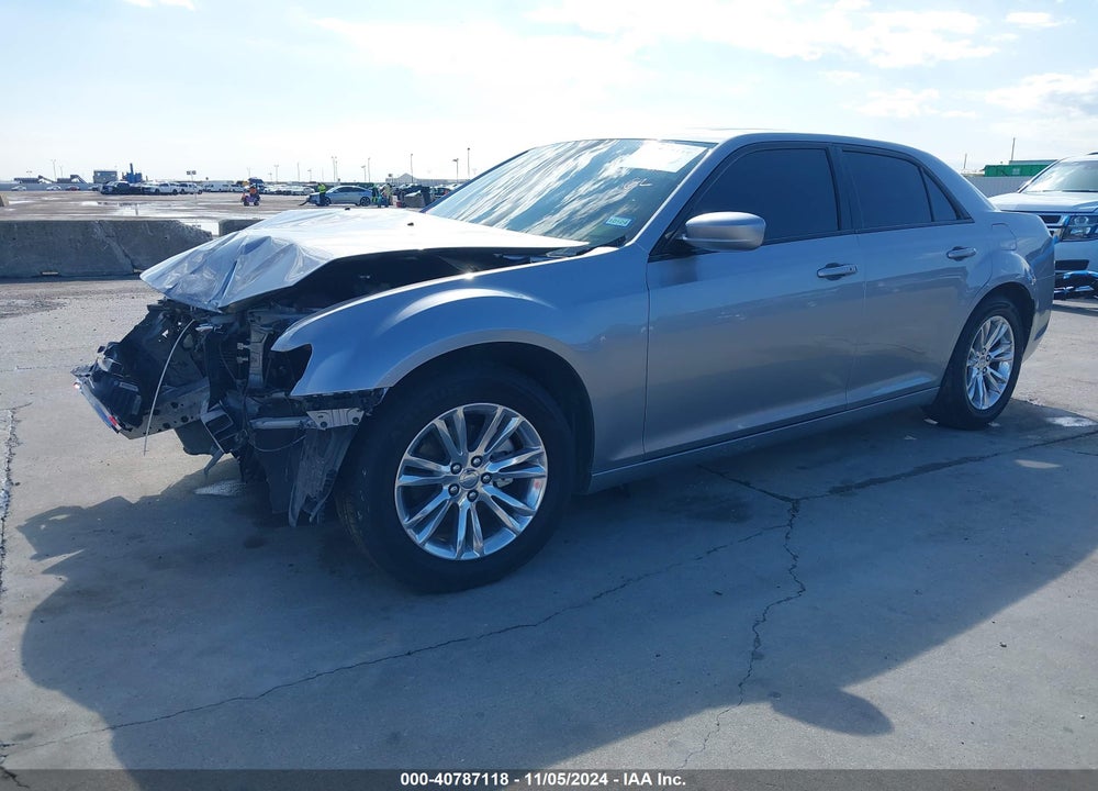 2017 CHRYSLER 300 LIMITED VIN: 2C3CCAAGXHH661956