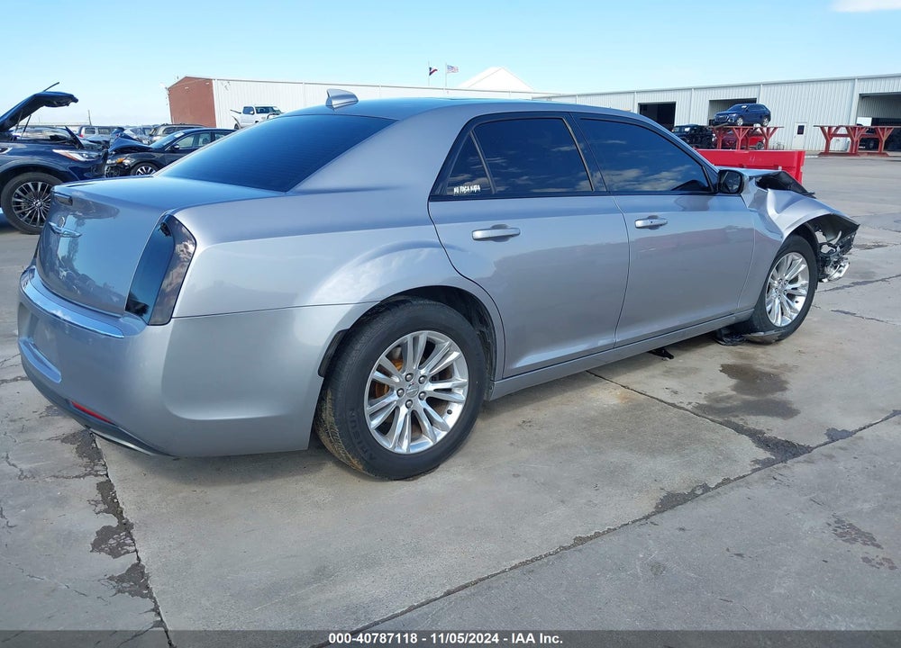 2017 CHRYSLER 300 LIMITED VIN: 2C3CCAAGXHH661956