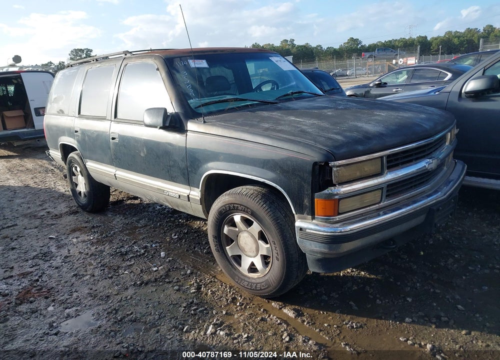 1999 CHEVROLET TAHOE LS VIN: 1GNEK13R2XJ302837