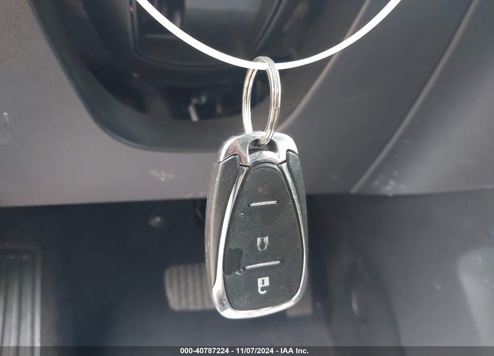 2019 CHEVROLET EQUINOX LT VIN: 2GNAXKEV5K6200275