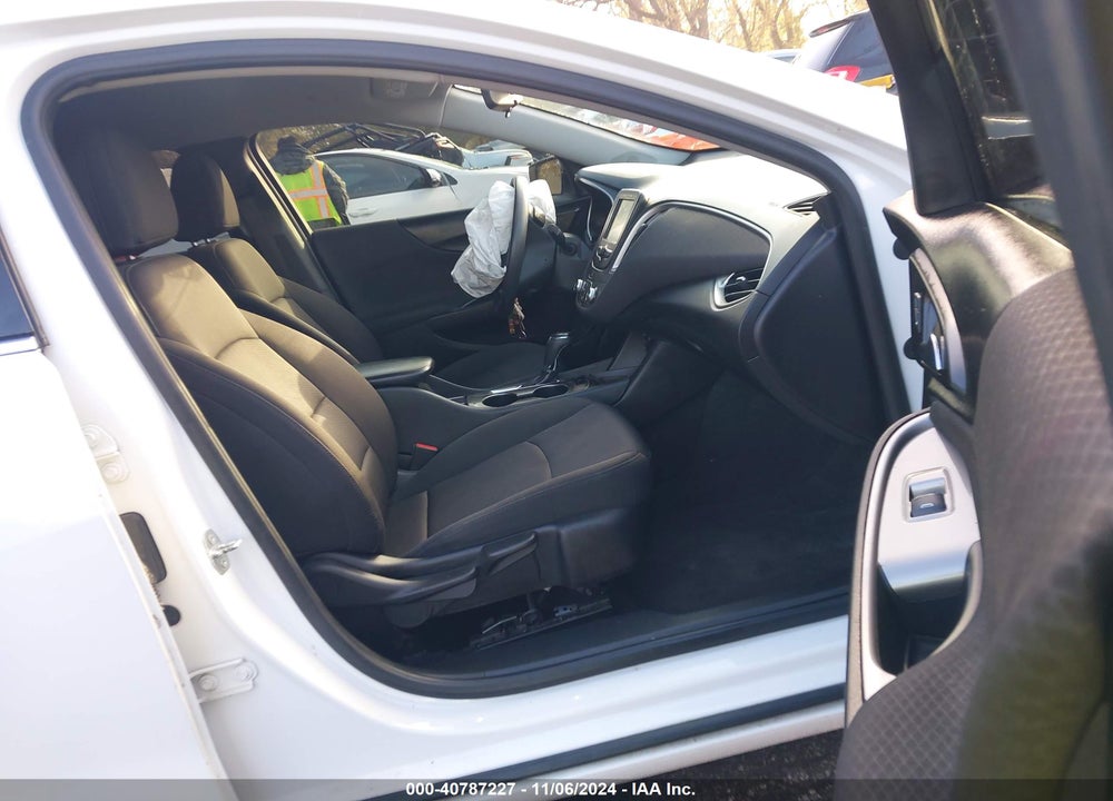 2018 CHEVROLET MALIBU 1FL VIN: 1G1ZC5ST6JF233830
