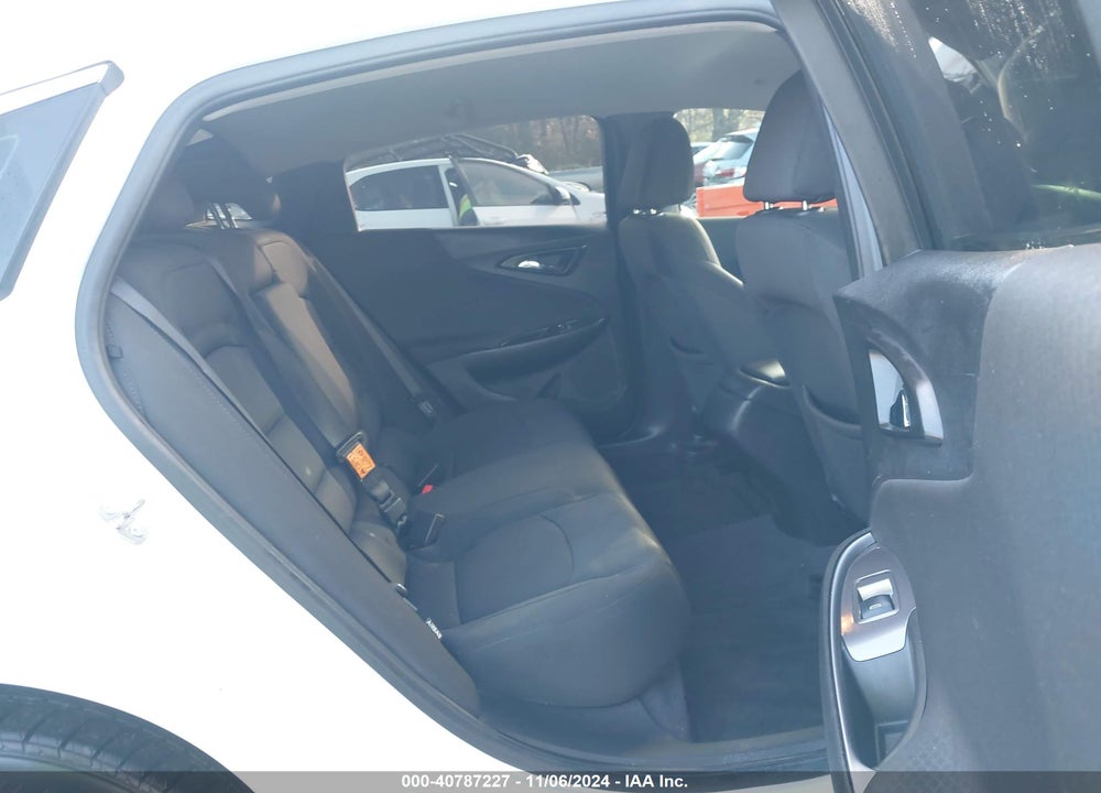 2018 CHEVROLET MALIBU 1FL VIN: 1G1ZC5ST6JF233830