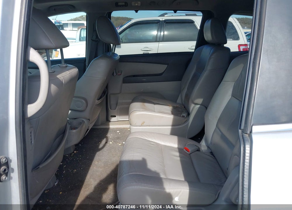 2011 HONDA ODYSSEY VIN: 5FNRL5H69BB042384
