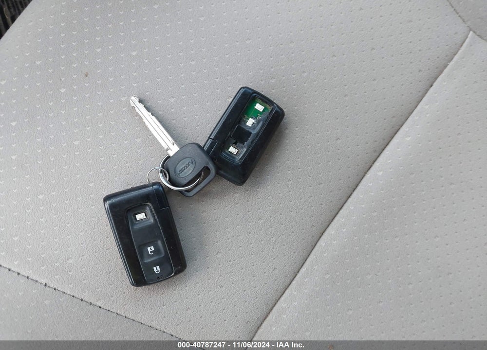 2007 TOYOTA PRIUS VIN: JTDKB20U477572837
