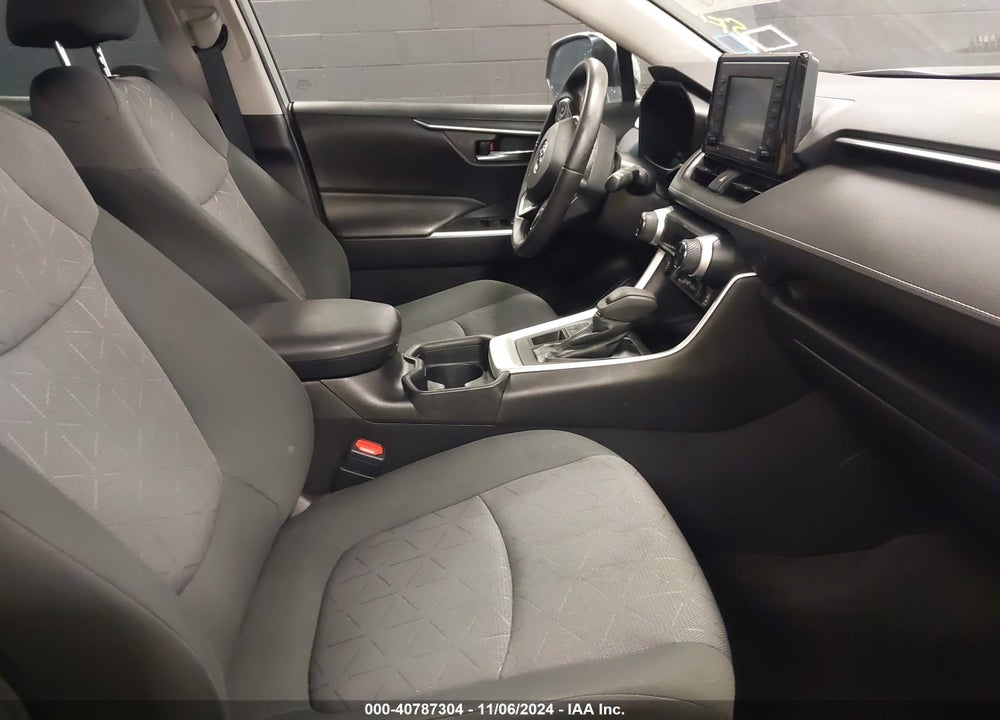 2020 TOYOTA RAV4 XLE VIN: 2T3P1RFV0LW132646