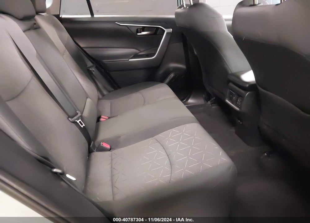 2020 TOYOTA RAV4 XLE VIN: 2T3P1RFV0LW132646