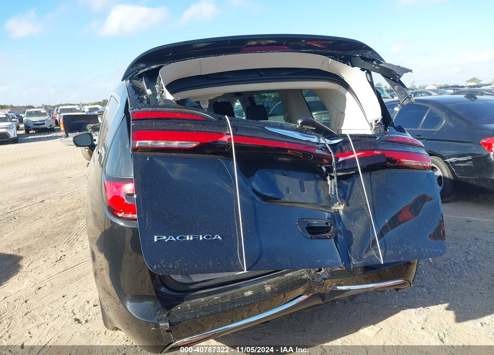 2023 CHRYSLER PACIFICA TOURING L VIN: 2C4RC1BG9PR628122