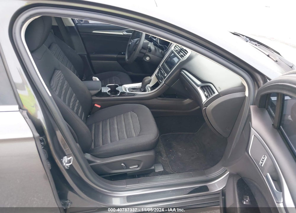 2016 FORD FUSION SE VIN: 3FA6P0HD5GR376531