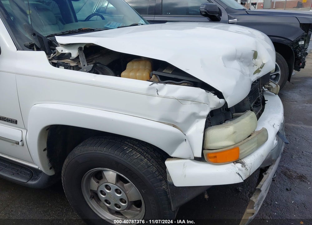 2002 CHEVROLET TAHOE LT VIN: 1GNEK13Z22R273091
