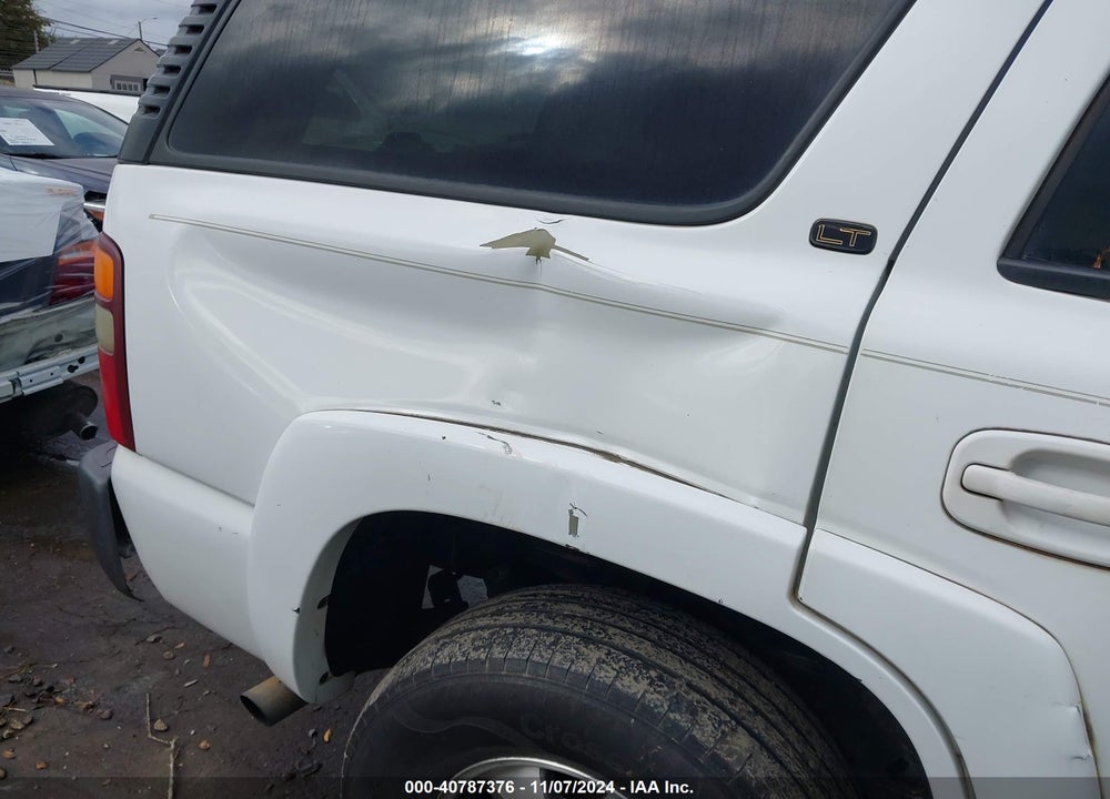 2002 CHEVROLET TAHOE LT VIN: 1GNEK13Z22R273091
