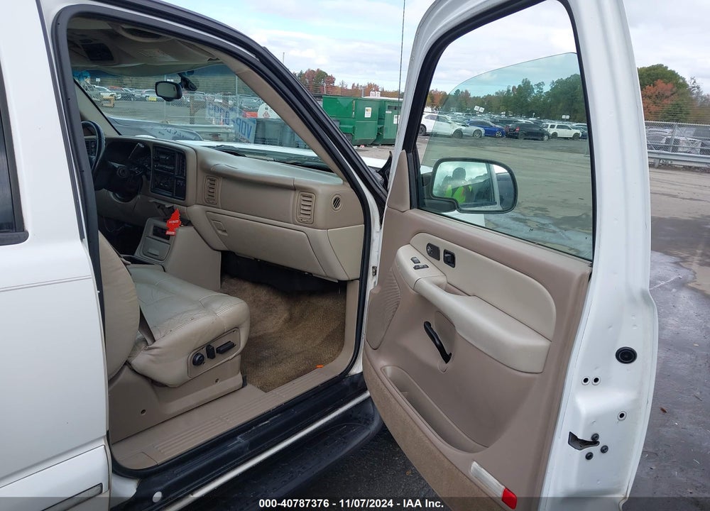 2002 CHEVROLET TAHOE LT VIN: 1GNEK13Z22R273091