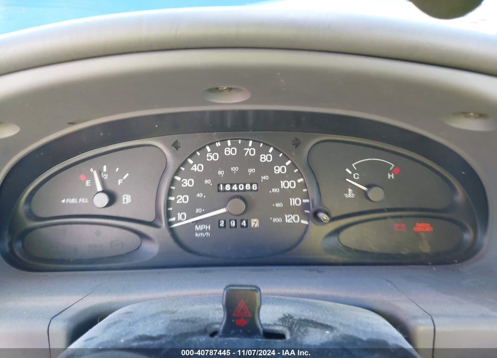 1998 FORD ESCORT SE VIN: 1FAFP13P8WW266883